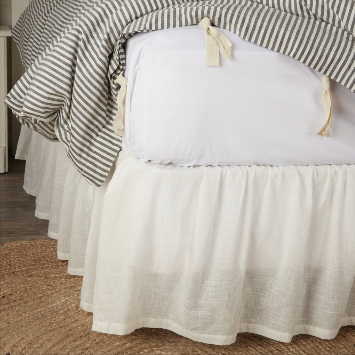 Antique Muslin Bedskirt 16"