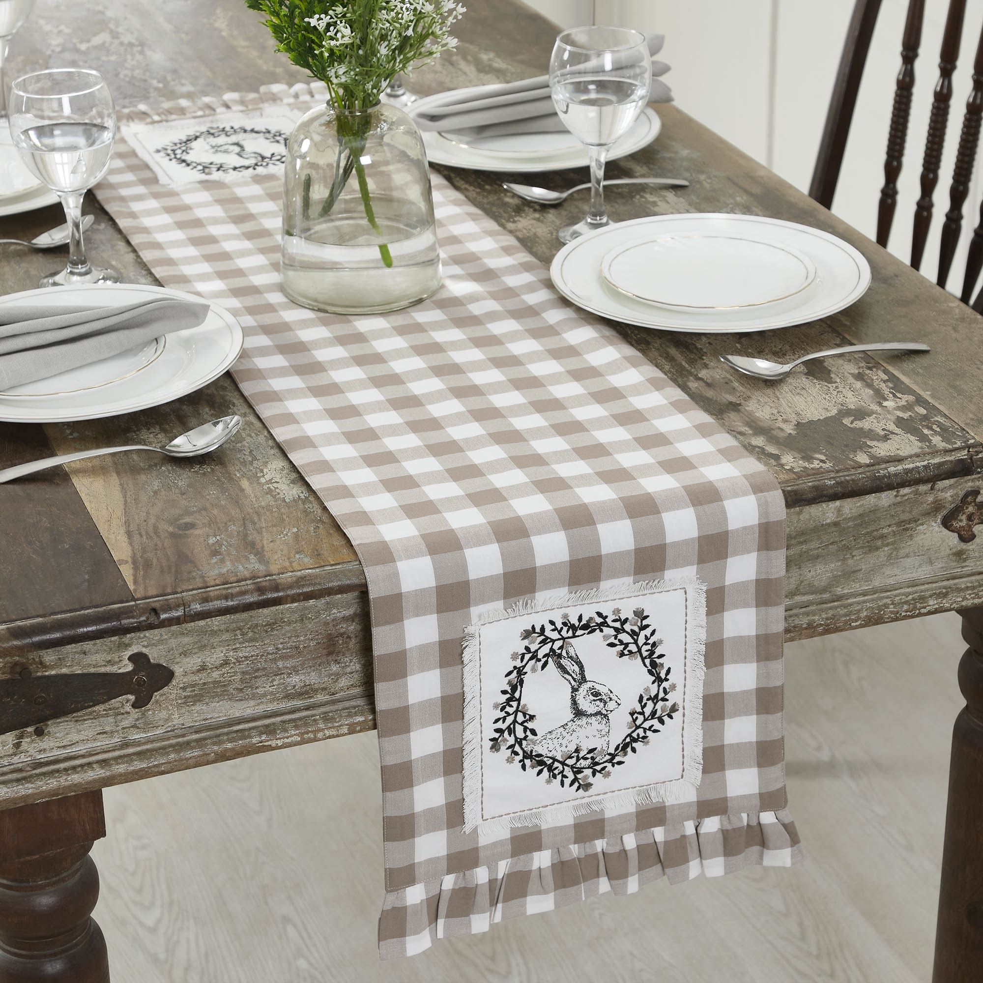 Annie Portabella Vintage Hare Table Runner