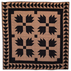 Black Bear's Paw Mini Quilt - Table Topper/ Wall Hanging